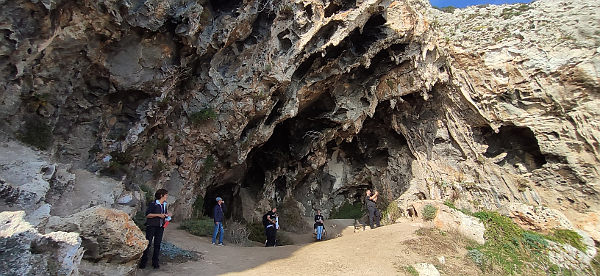 La Grotta delle Cipolliane
